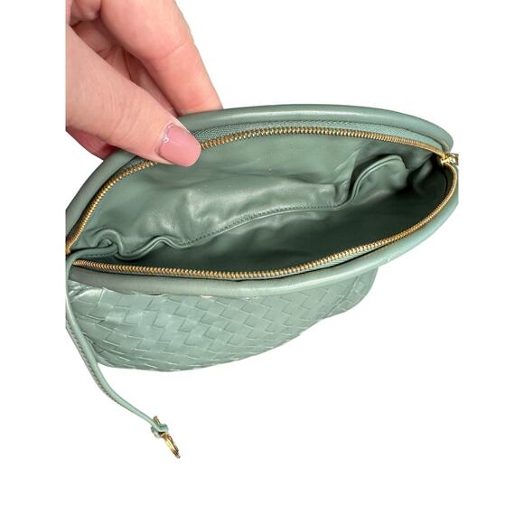 Bottega Veneta NWT Medium Gemelli Intrecciato Leather Bog in Aloe - Picture 4 of 16